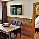 Almhof Kitzlodge - Alpine Lifestyle Kirchberg in Tirol
